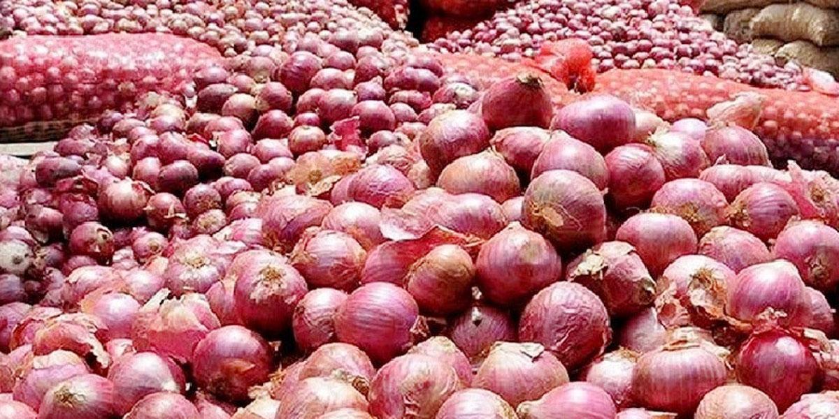 অস্থির পেঁয়াজের বাজার, অনৈতিক মুনাফা লাভে ব্যবসায়ীদের শেষ কামড়