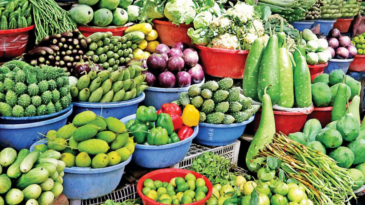 বিয়নীবাজারে শীতকালীন সবজির সরবরাহ বাড়লেও দাম চড়া