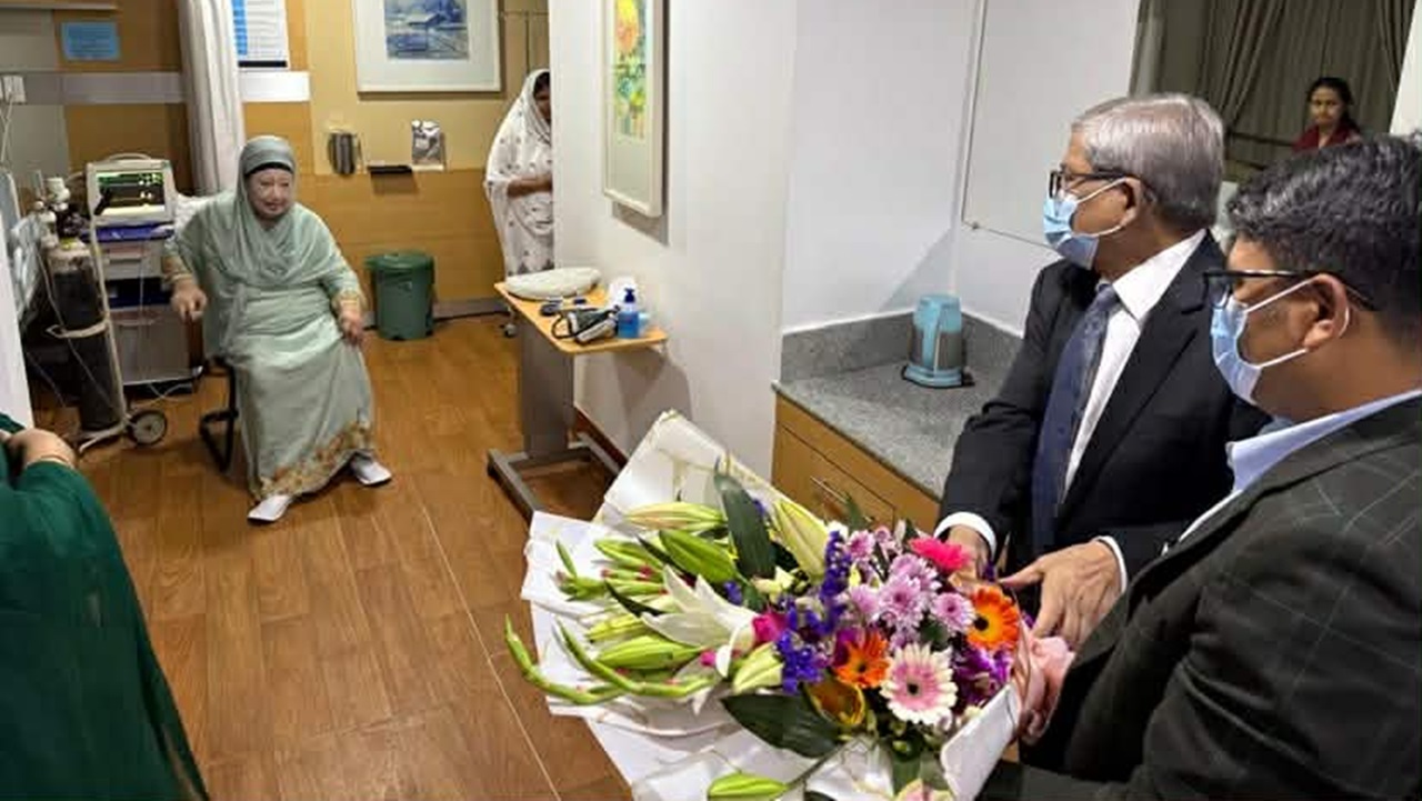 হাসপাতালে ভর্তি খালেদা জিয়া