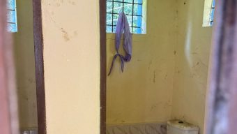 শিক্ষকের হাতে চিরকুটসহ ধরা, বিদ্যালয়ের টয়লেটে ছাত্রীর আত্মহত্যা