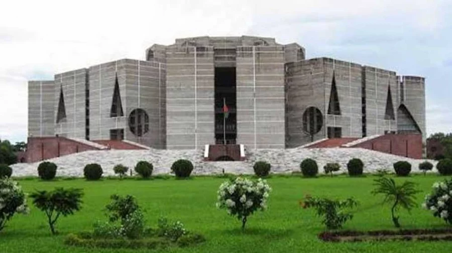 প্রার্থীদের অস্ত্রে ঝুঁকির শঙ্কা