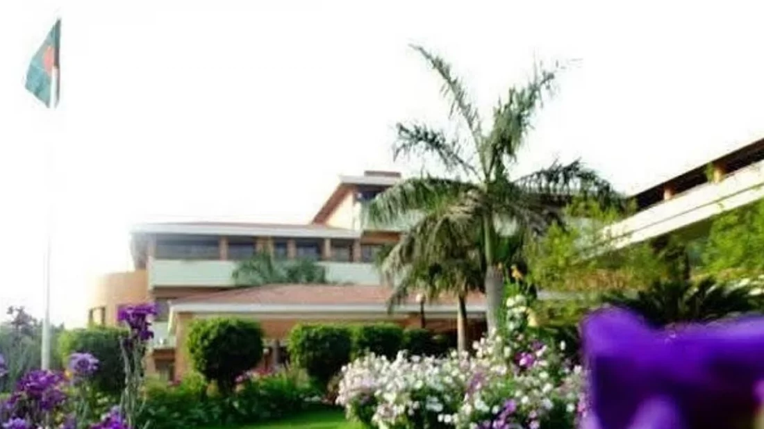 নিরাপত্তা ঝুঁকিতে দিল্লিতে বাংলাদেশ হাইকমিশন, সব ধরনের সেবা সাময়িক স্থগিত