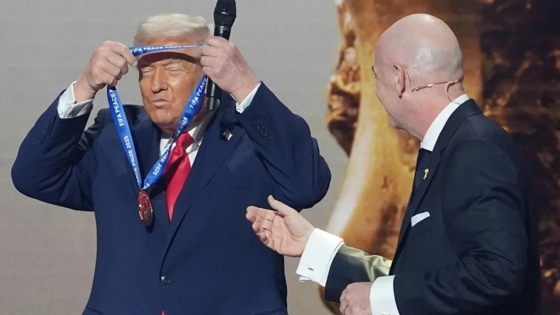 ফিফার শান্তি পুরস্কারে ভূষিত হলেন ট্রাম্প