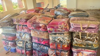 বাসে পুলিশের অভিযান, ভারতীয় কম্বল জব্দ