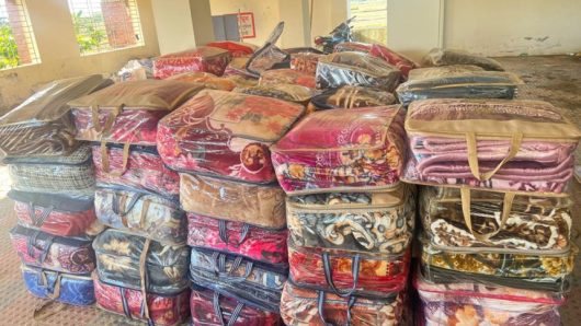 বাসে পুলিশের অভিযান, ভারতীয় কম্বল জব্দ