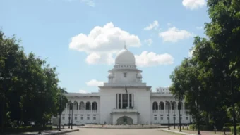 লুণ্ঠিত অস্ত্র উদ্ধার না হওয়া পর্যন্ত জাতীয় নির্বাচন স্থগিত চেয়ে রিট
