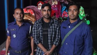 ভারতীয় পণ্যসহ দুজন গ্রেফতার