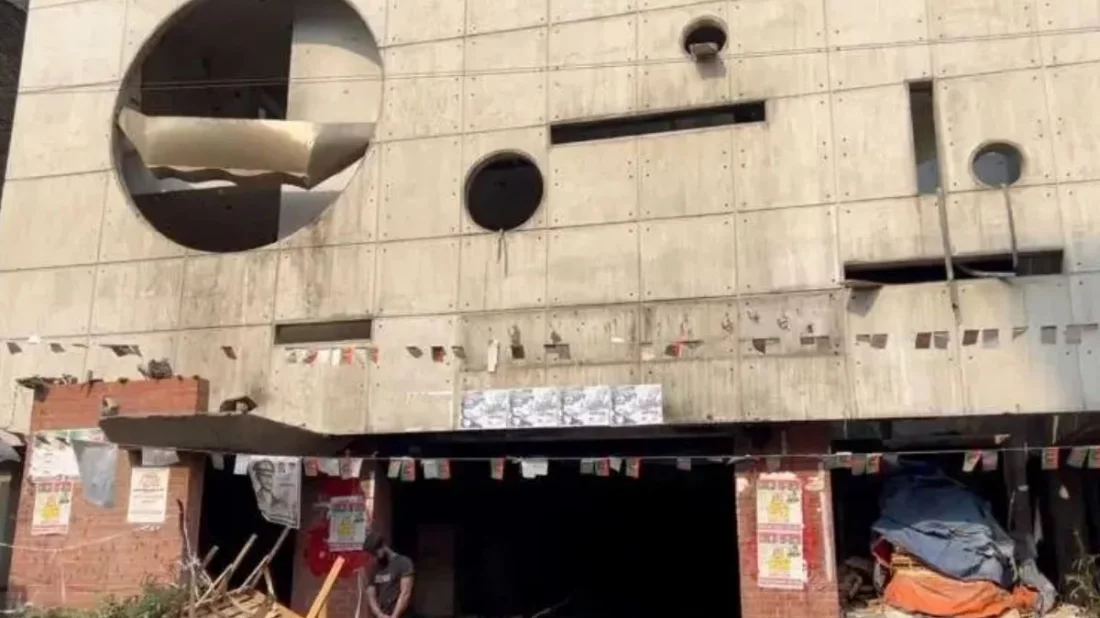 কার্যক্রম নিষিদ্ধ আওয়ামী লীগের কার্যালয় খোলা নিয়ে প্রশ্ন