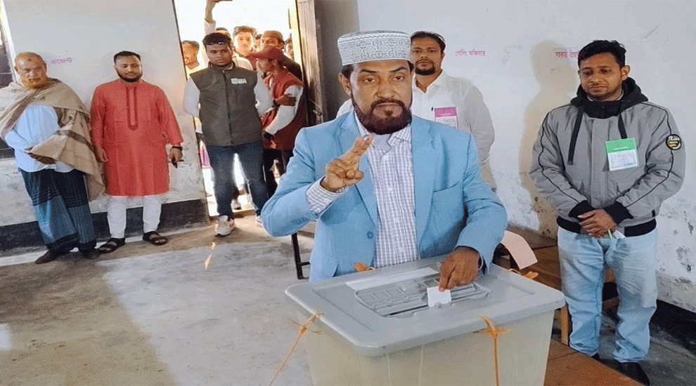নিজ কেন্দ্রে ভোট দিলেন সিলেট-৬ আসনের প্রার্থী মোহাম্মদ সেলিম উদ্দিন