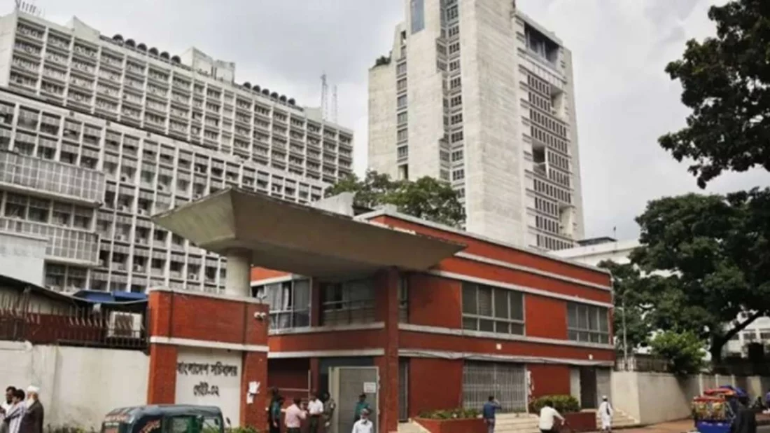 নির্বাচনের পরে দপ্তর বন্টন নিয়ে এখনই চিন্তিত আমলারা