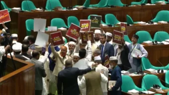 হট্টগোলের মধ্যে রাষ্ট্রপতির ভাষণ, প্ল্যাকার্ড হাতে বিরোধী দলের ওয়াক আউট