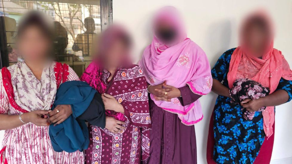 নাইওরপুর থেকে চার তরুণীকে যে কারণে ধরলো পুলিশ