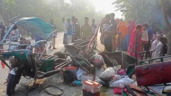 নাটোরে ট্রাক-ইজিবাইকের মুখোমুখি সংঘর্ষে নিহত তিন, আহত ৪