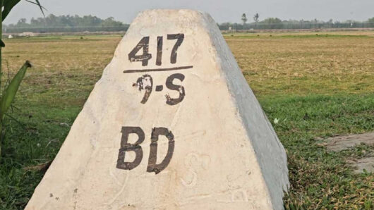 সীমান্তে ধরে নিয়ে যাওয়া ছাত্রদের ৮ ঘণ্টা পর ফেরত দিল বিএসএফ