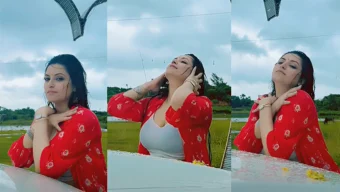 বৃষ্টি বিলাসে পরীমণি