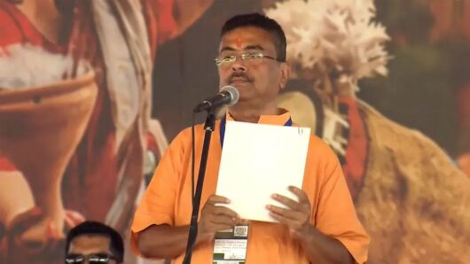 মুখ্যমন্ত্রী হিসেবে শপথ নিলেন শুভেন্দু