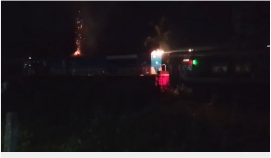 সিলেটে চলন্ত ট্রেনে আগুন