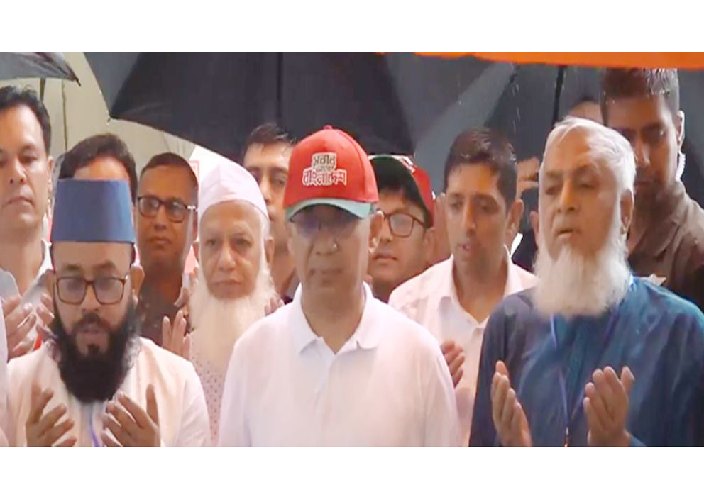 শাহজালাল (রহ.) মাজার জিয়ারত করলেন প্রধানমন্ত্রী