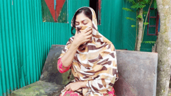 বিয়ের দাবিতে অ*ন*শ*নে তরুণী, প্রেমিকসহ আত্মগোপনে পরিবার