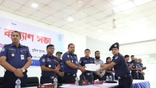 সিলেট জেলার শ্রেষ্ঠ পুরষ্কার পেলেন বিয়ানীবাজারের ওসি
