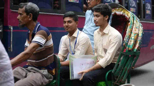 এইচএসসি ও সমমানের পরীক্ষা শুরু, কেন্দ্রে কেন্দ্রে কড়া নজরদারি
