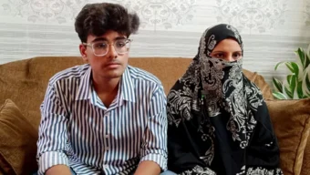 ১৭ বছর পর পড়াশোনায় ফিরে ছেলের সঙ্গে মা পেলেন জিপিএ-৫