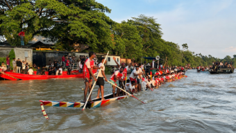 গোলাপগঞ্জে ঐতিহ্যবাহী নৌকা বাইচে চ্যাম্পিয়ন ‘হাকালুকির বাঘ’