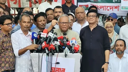 হাসিনাকে ফেরত না দিয়ে ভারত চক্রান্ত করছে: রিজভী