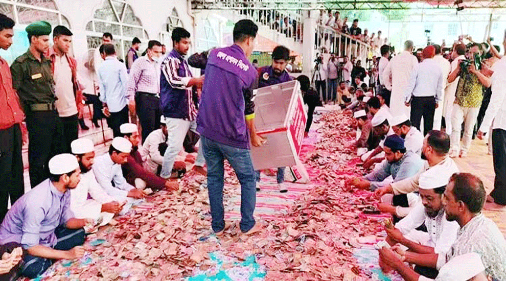 ৩৪ দিন পর আজ খুলছে শাহজালাল মাজারের দানবাক্স