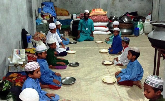 বিয়ানীবাজারে মাদরাসার আবাসিক খাবার: ৫ হাজার শিক্ষার্থীর পুষ্টির তীব্র ঘাটতি