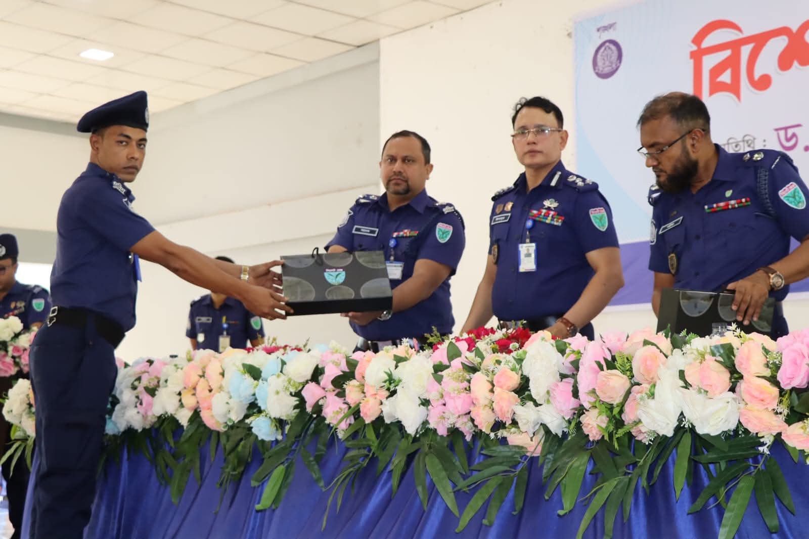 জেলা পুলিশের বিশেষ পুরষ্কার পেলেন বিয়ানীবাজারের এসআই হোসাইন