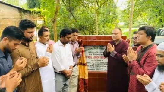 বিয়ানীবাজারে আড়াই কিলোমিটার রাস্তা পাকাকরণ কাজের উদ্বোধন করলেন এমপি এমরান চৌধুরী
