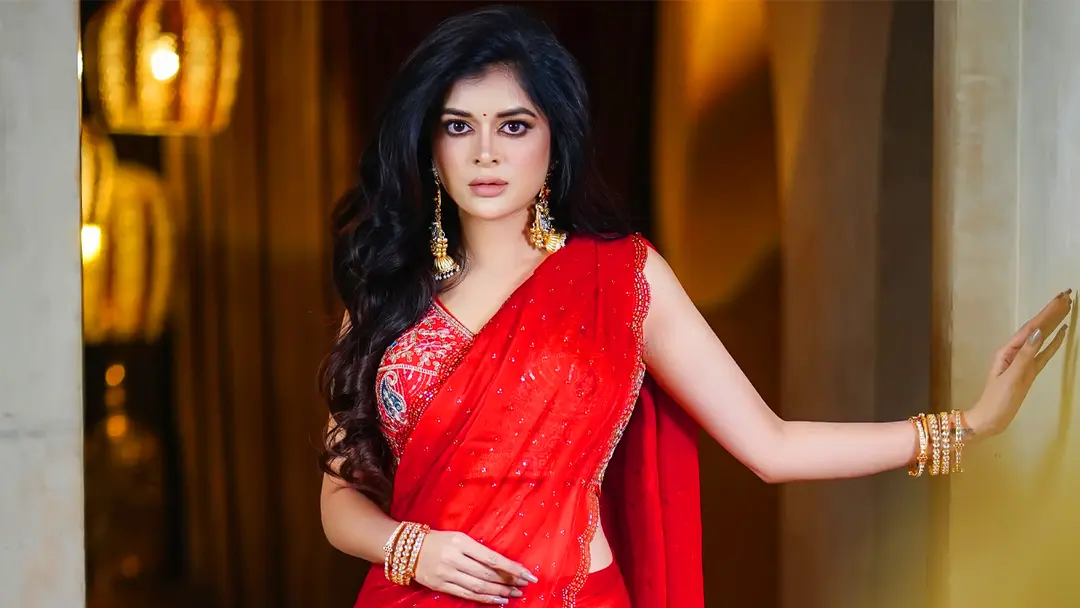 একই জায়গায় আটকে থাকতে চাই না : মধুমিতা
