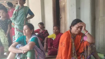 স্বামীর মরদেহের পাশে রাতভর কান্না, সকালে রেললাইনে মিলল স্ত্রীর মরদেহ