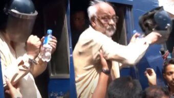 আদালত চত্বরে হাতকড়া পরতে অস্বীকৃতি ও হেলমেট ছুড়ে ফেললেন আখতারুজ্জামান