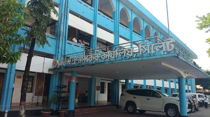 এলআর ফান্ডের তথ্য নিয়ে সিলেট জেলা প্রশাসনের ‘লুকোচুরি’, হিসেব দিতে অনীহা