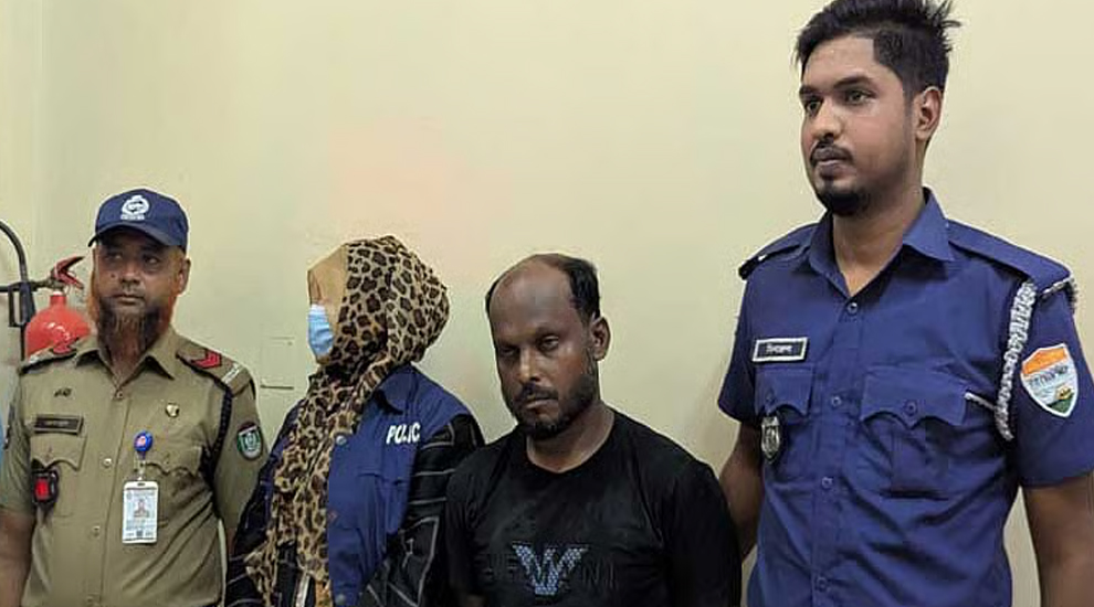 ফটোকপি করে ট্রেনের টিকিট বিক্রি, আ ট ক রিপন মিয়া