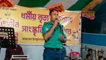 সিলেটে পূজামণ্ডপে নেচে-গেয়ে ক্লোজড পুলিশের এএসআই