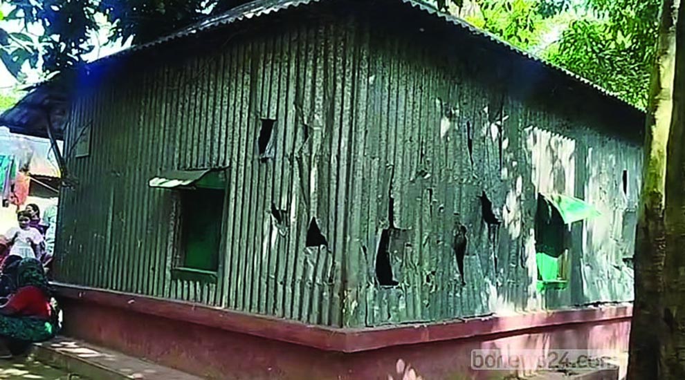 সুনামগঞ্জে যুদ্ধাপরাধ মা ম লা র সাক্ষীর বাড়ি-দোকান ভাঙ চুর!