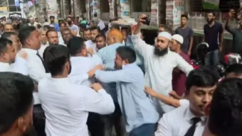 আদালতে জামায়াত-বিএনপির আইনজীবীদের হাতাহাতি