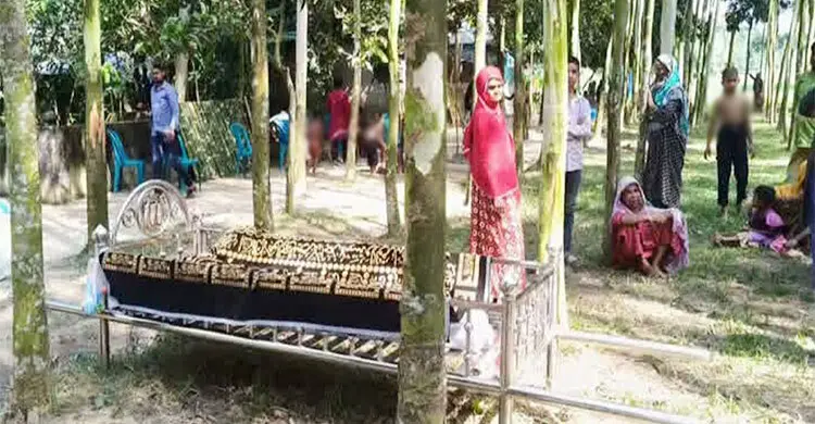 ভাইয়ের নামে জমি লিখে দেওয়ায় বাবার জানাজা-দাফনে বোনের বাধা