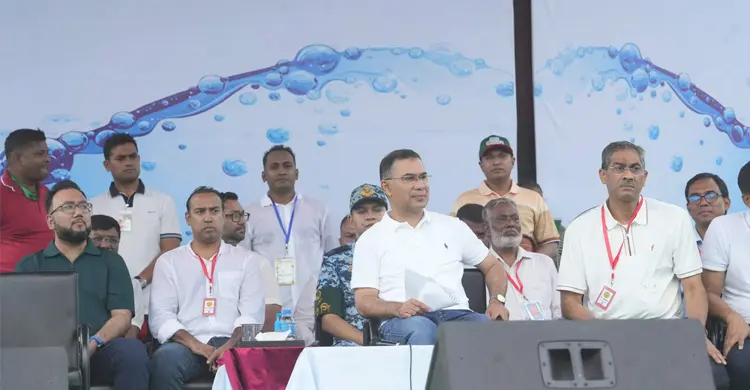 আগে নিজের ঘর সামলান, পরে অন্যদের নসিহত করুন: প্রধানমন্ত্রী