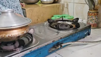 বিয়ানীবাজারের বাড়ি-বাড়ি গ্যাসের রান্না, দামে দিশাহারা গ্রাহক